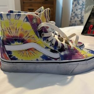 Vans shoes. Womens 7.5 Mens 6. Perfect condition.